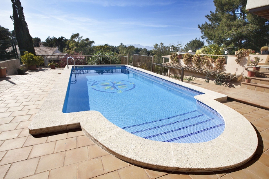 CONSTRUCCIÓN DE PISCINA