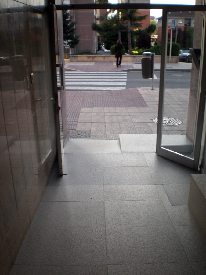 Construccion de rampa en portal