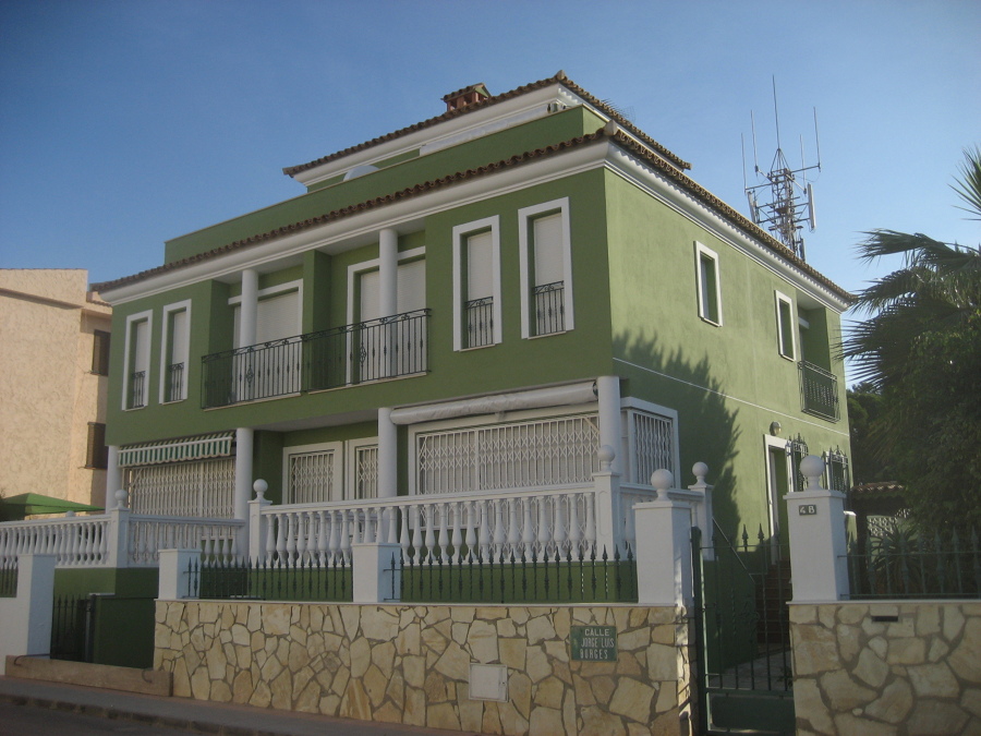 CONSTRUCCIÓN DE VIVIENDA DE 3 PLANTAS Y SÓTANO