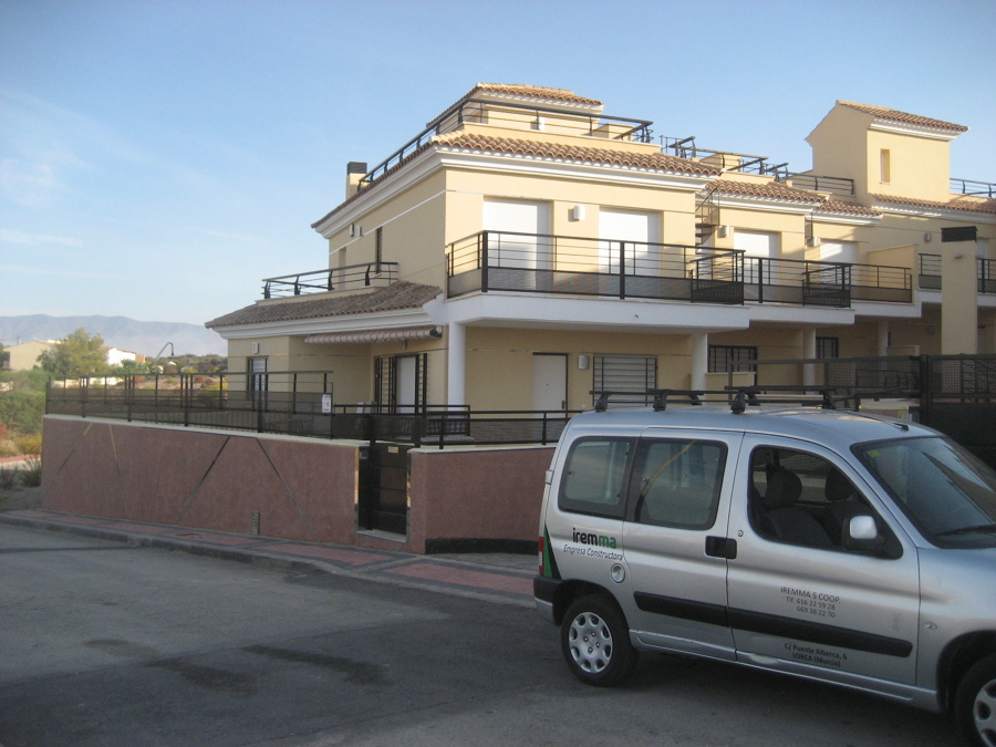 CONSTRUCCIÓN DE VIVIENDA DUPLEX 