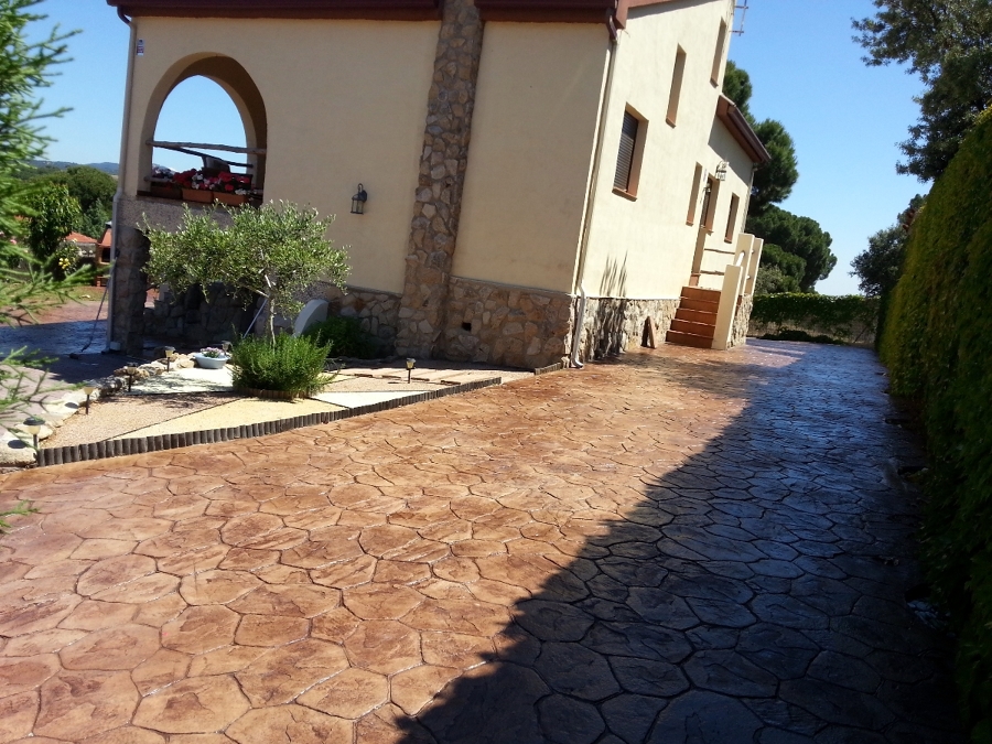 CONSTRUCCION EN GENERAL Y HORMIGON IMPRESO