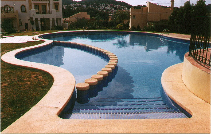 CONSTRUCCIÓN PISCINA