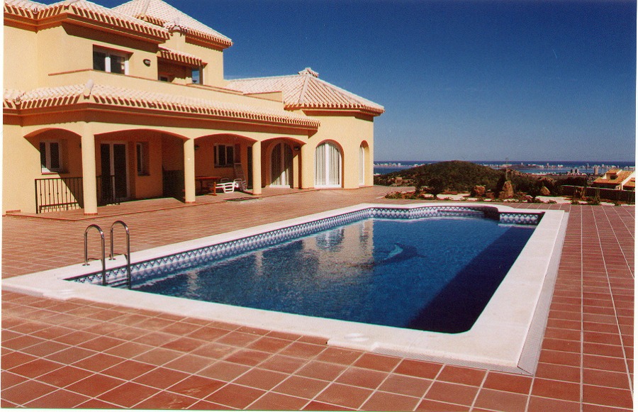 CONSTRUCCIÓN PISCINA