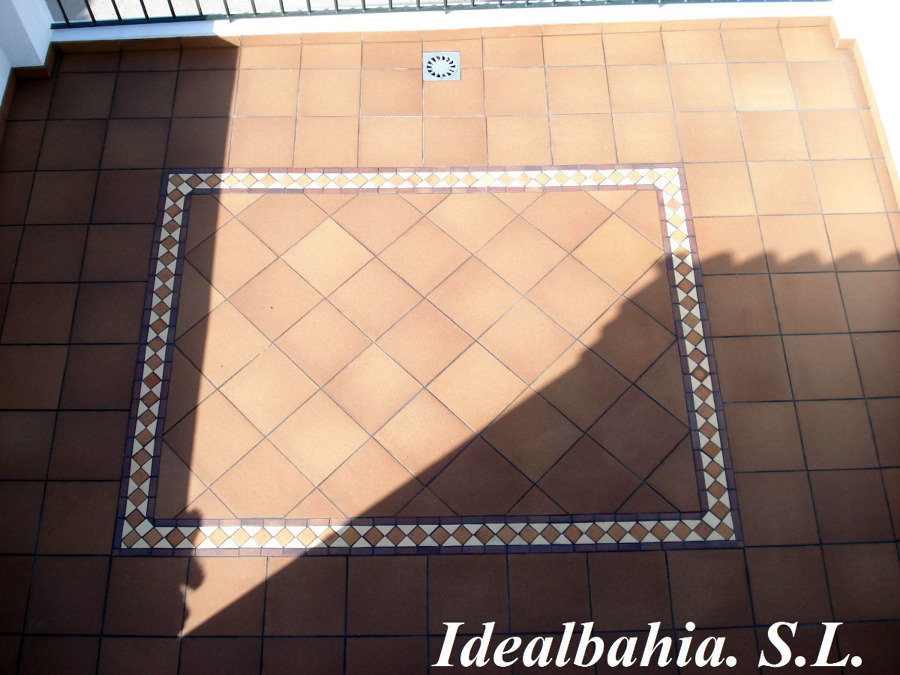 Construcciones Idealbahía. S.L.