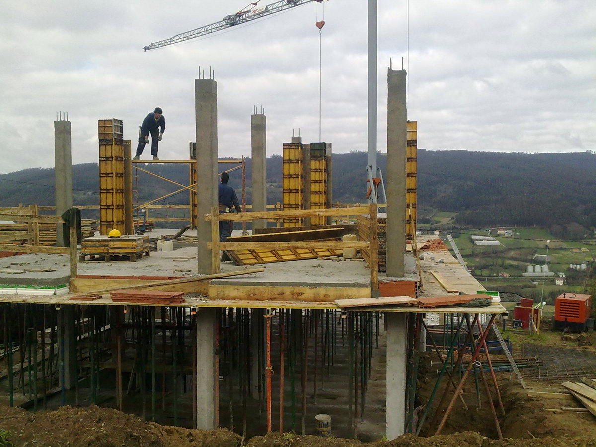 CONSTRUCION DE UNA VIVIENDA UNIFAMILIAR EN CARRAL
