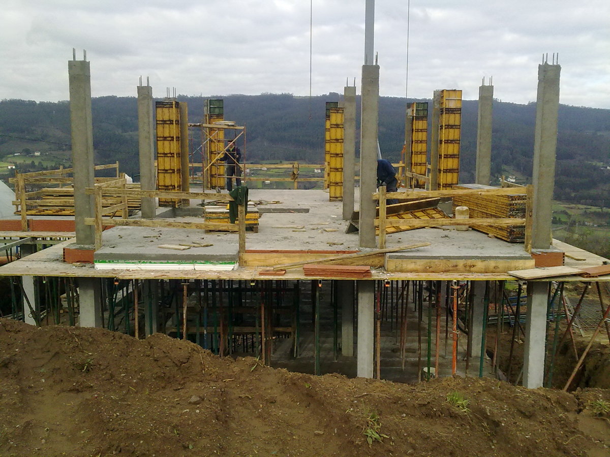 CONSTRUCION DE UNA VIVIENDA UNIFAMILIAR EN CARRAL