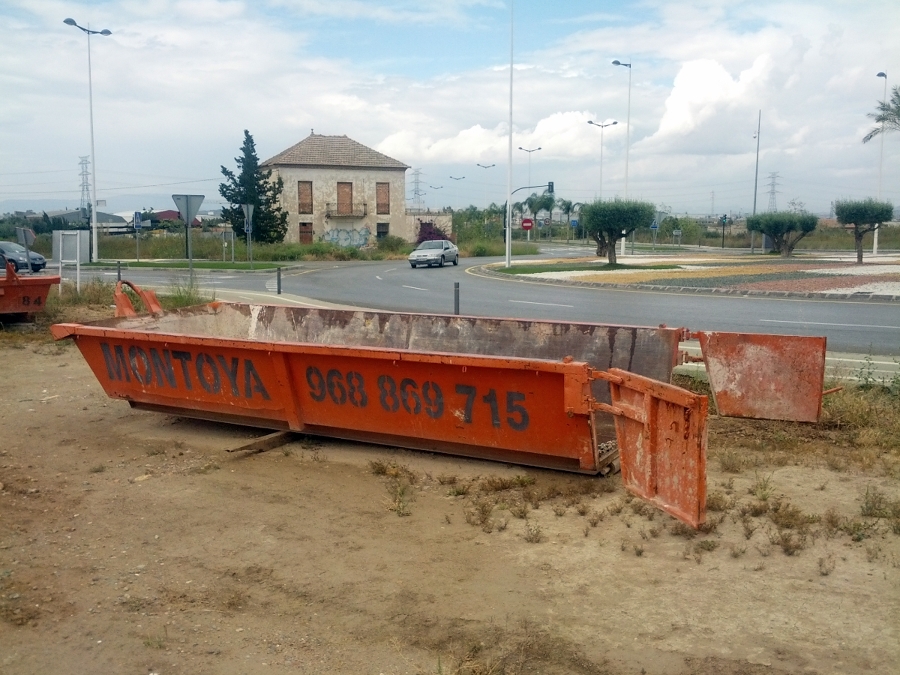 Contenedor con puertas traseras