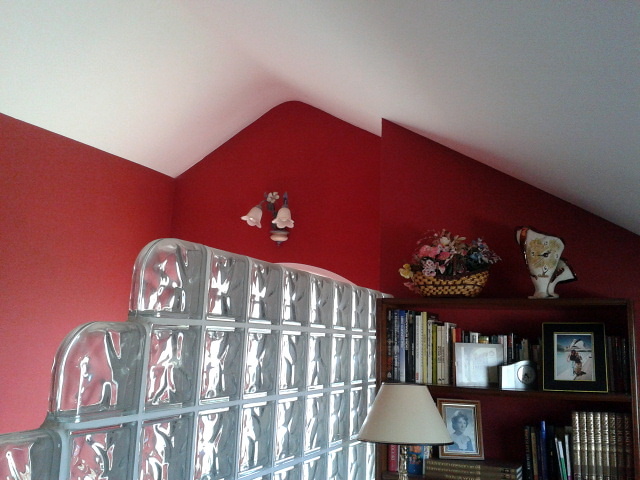 contraste de rojo con blanco