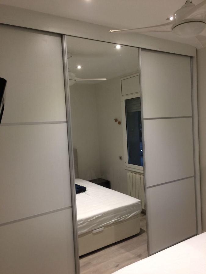 ARMARIO PUERTAS CORREDERAS CON ESPEJO