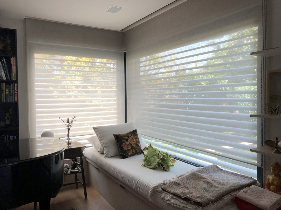 cortina enrollable blanca