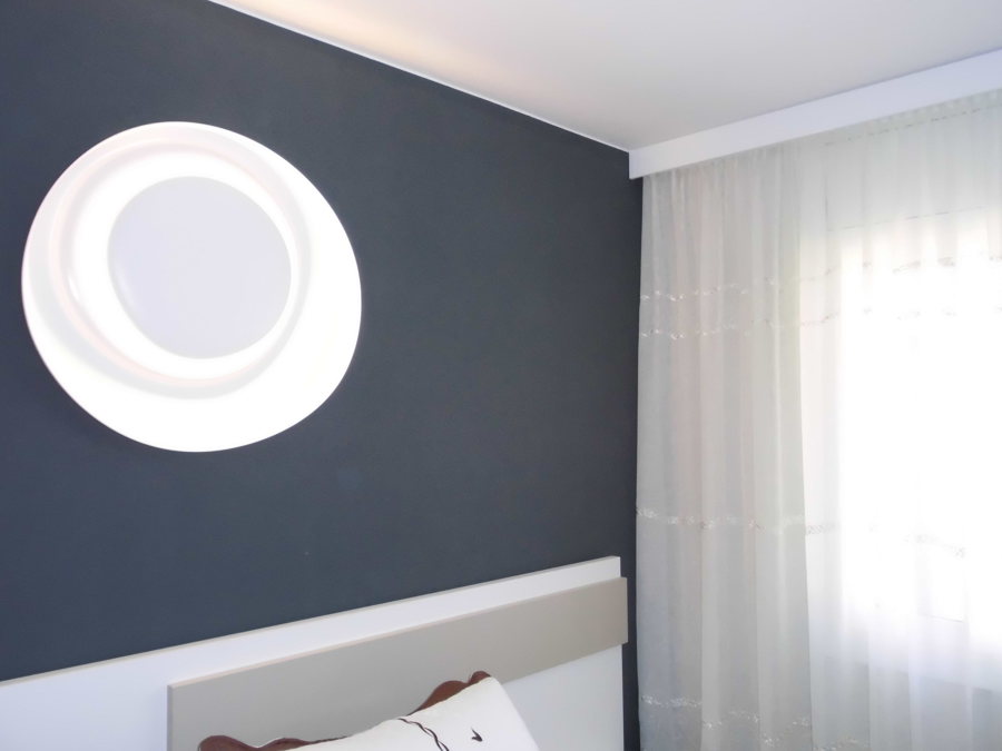 cortina fruncida galería blanca metalizada