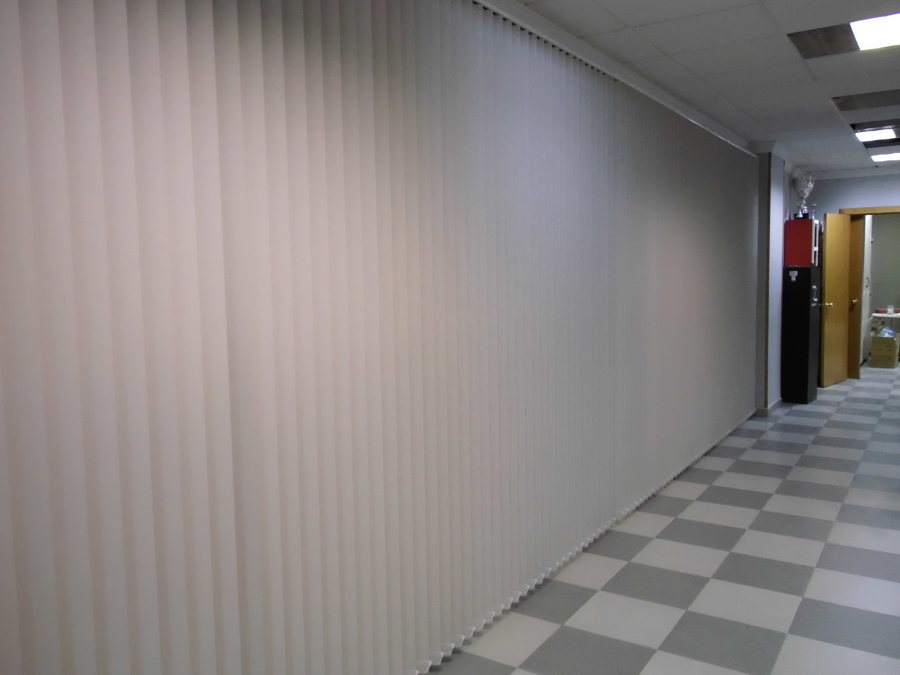 cortina vertical opaca