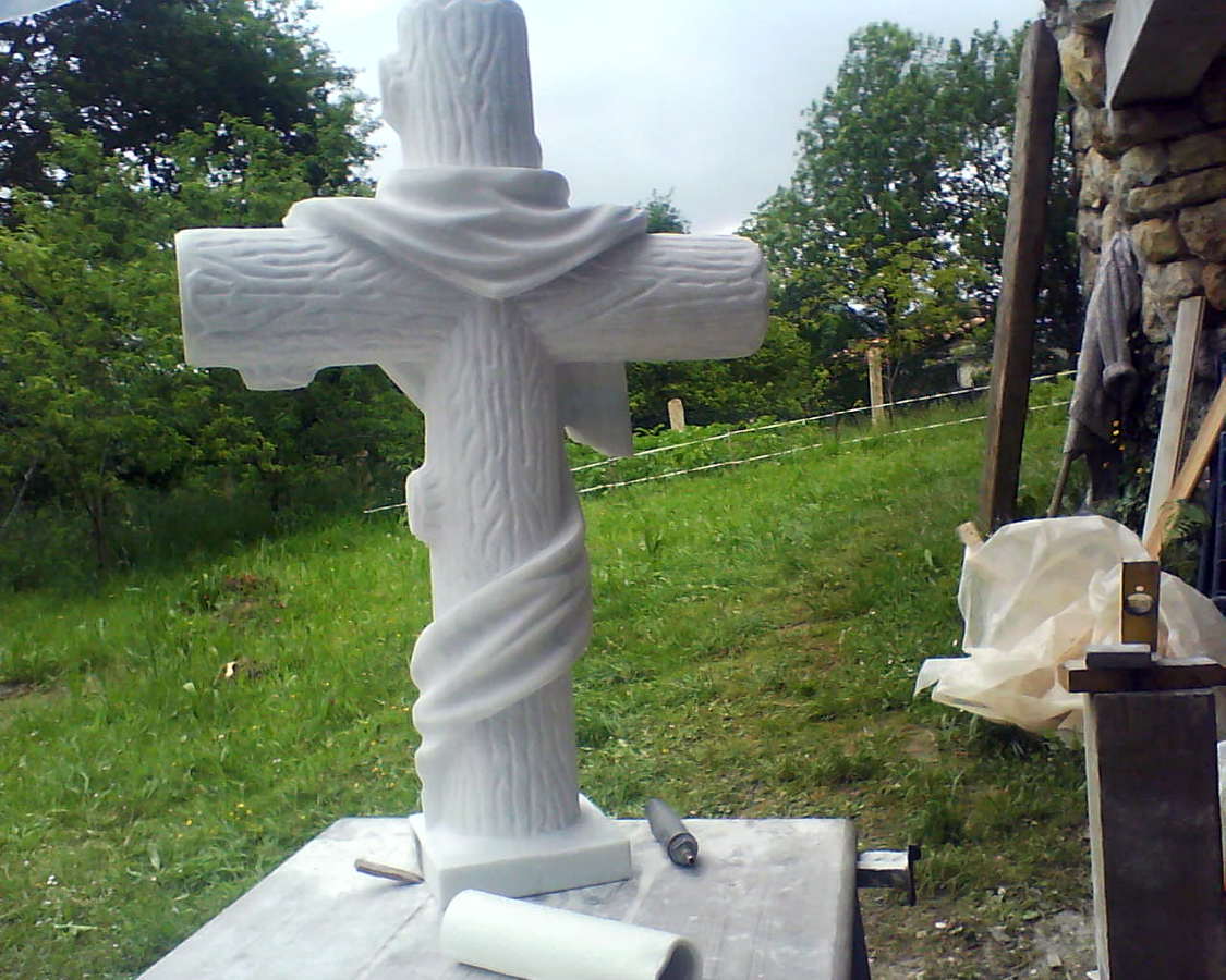 cruz de piedra en Noreña