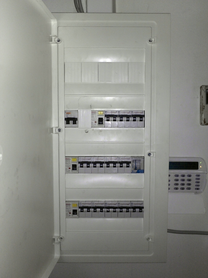 Cuadro general local comercial (2)