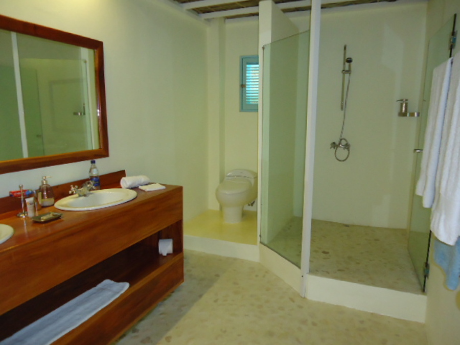 Baño completo con ducha