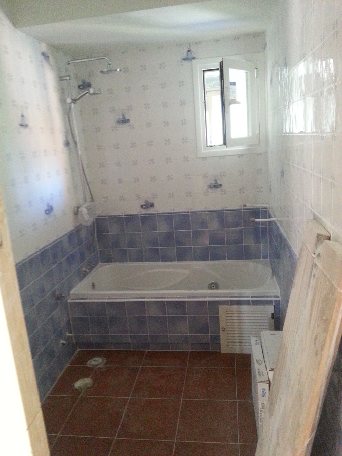 Cuarto de baño con hidromasaje