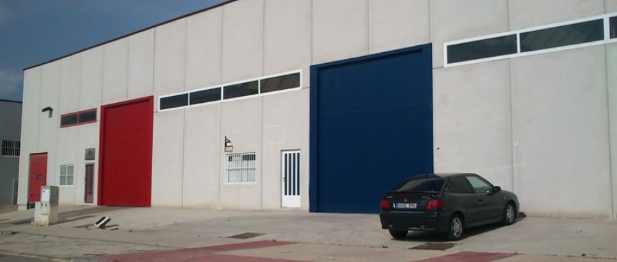 Cuatro naves industriales para alquiler
