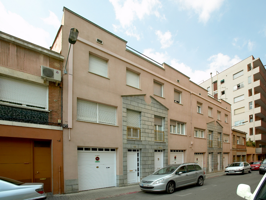 cuatro viviendas unifamiliares