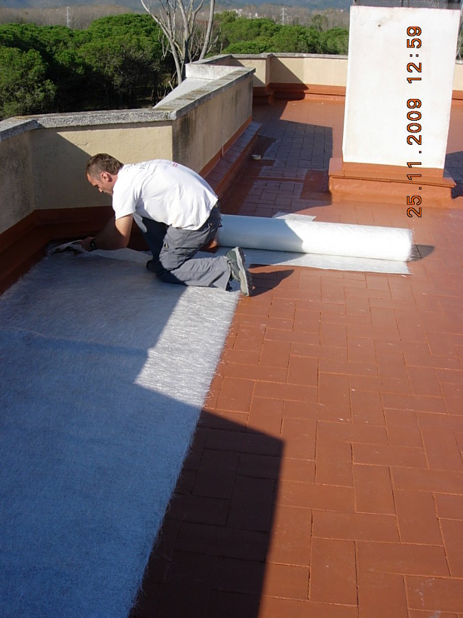 CUBIERTA POLIURETANO Y ARMADURA DE FIBRA DE VIDRIO