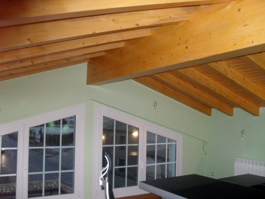 cubierta realizada en madera de pino abeto