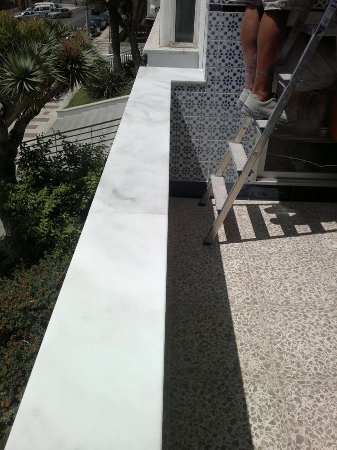 cubre muro de marmol