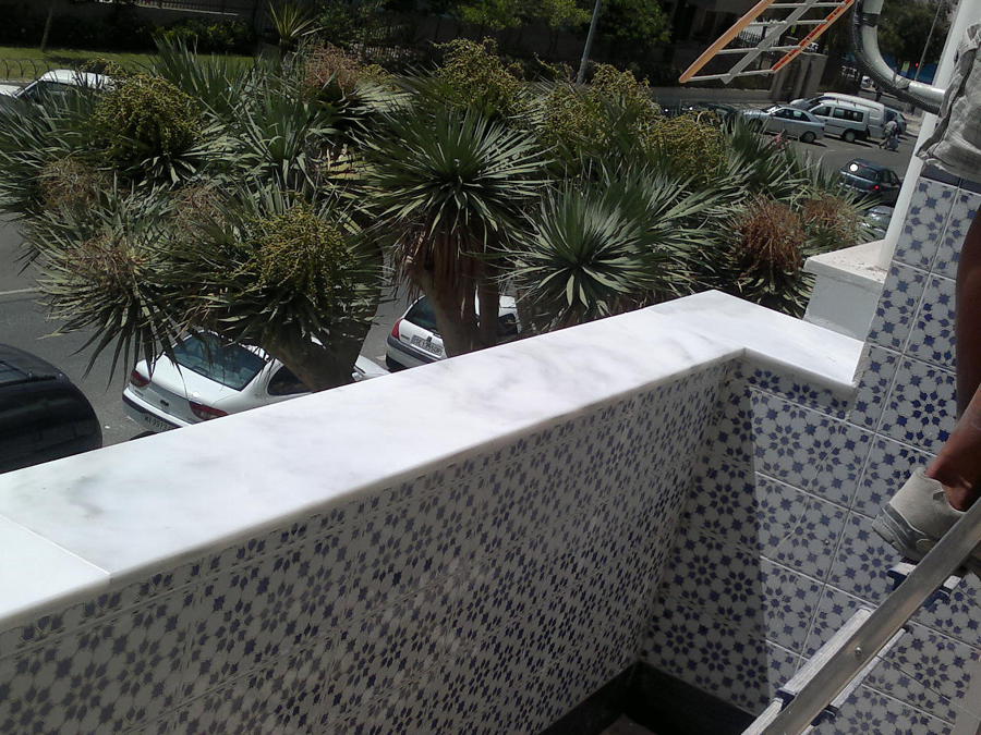 cubre muro de marmol