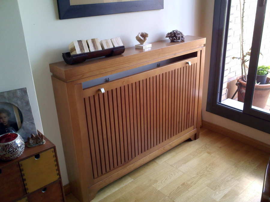 Cubreradiador barnizado