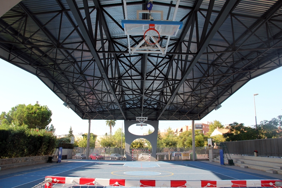 CUBRICIÓN DE PISTA DEPORTIVA