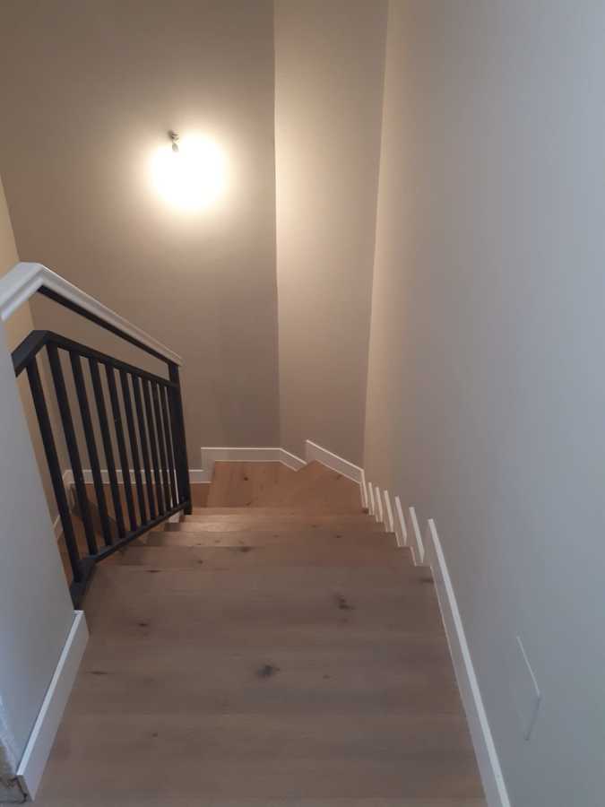 Escalera roble Málaga helvetic