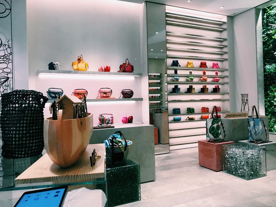 LOEWE FLAGSHIP: MACROPROYECTO LUMÍNICO