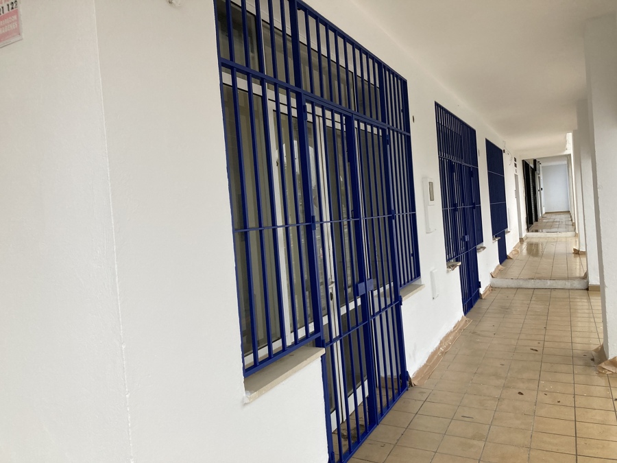 Herrajes y fachada interior