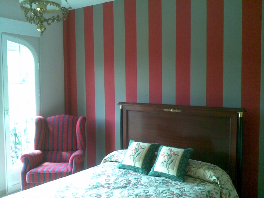 DECORACION A RAYAS EN PINTURA