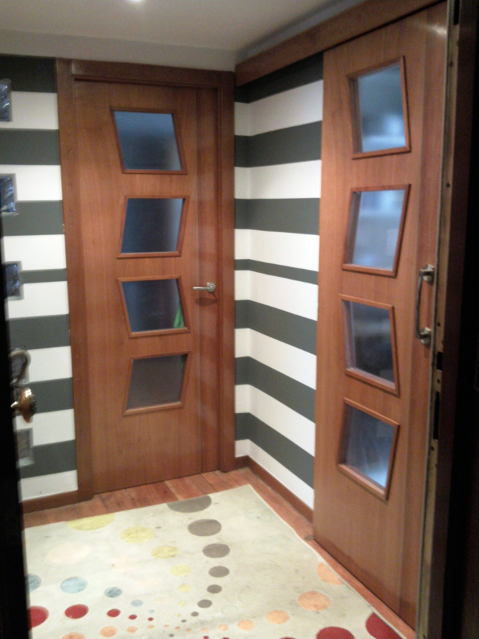 Decoracion pinturaa rayas hall