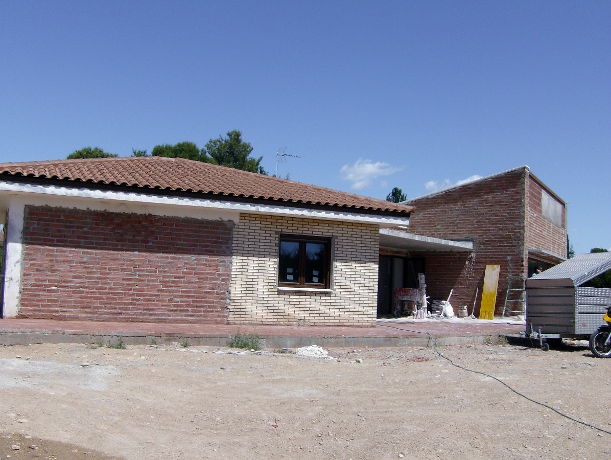 DECORACION Y REVESTIMIENTO DE CASA VANGUARDISTA