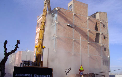 Demolición mecánica
