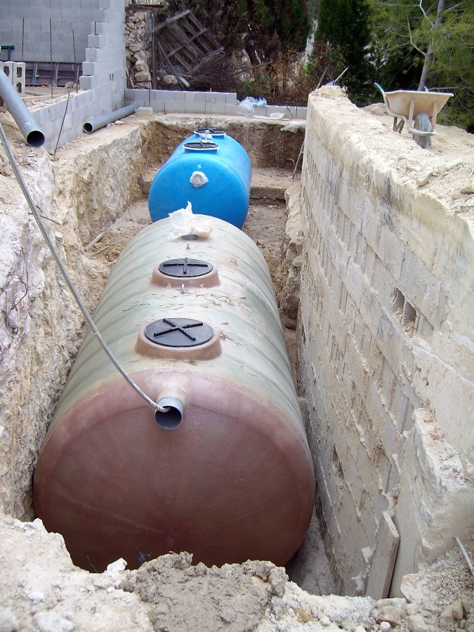 Depuradora aguas residuales y depósito para riego