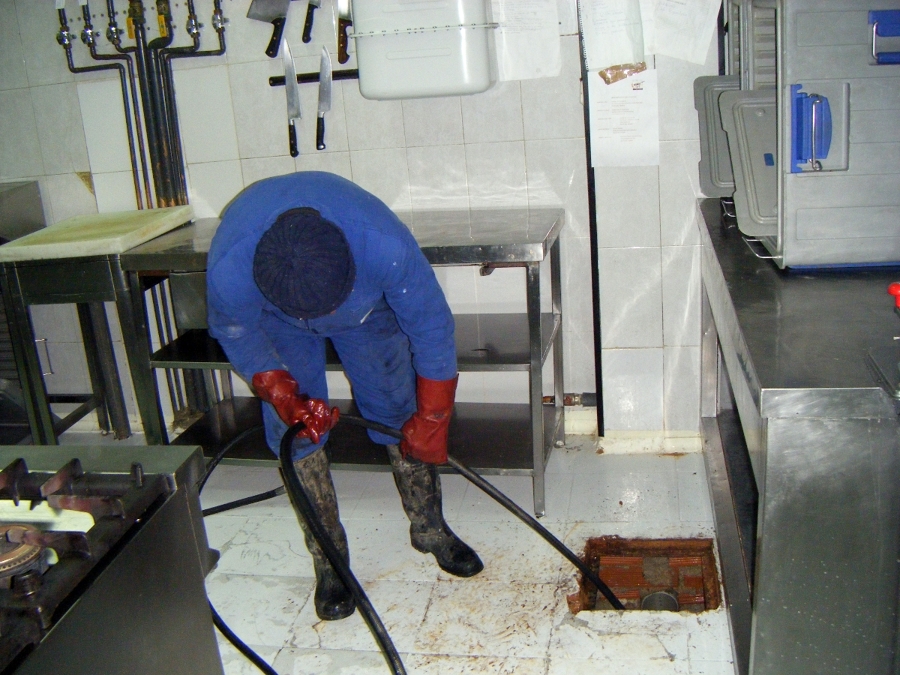 Desatrancos con agua a presión