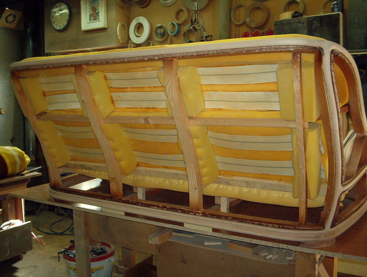 Paso 2. Desclavado y preparando para retapizarlo