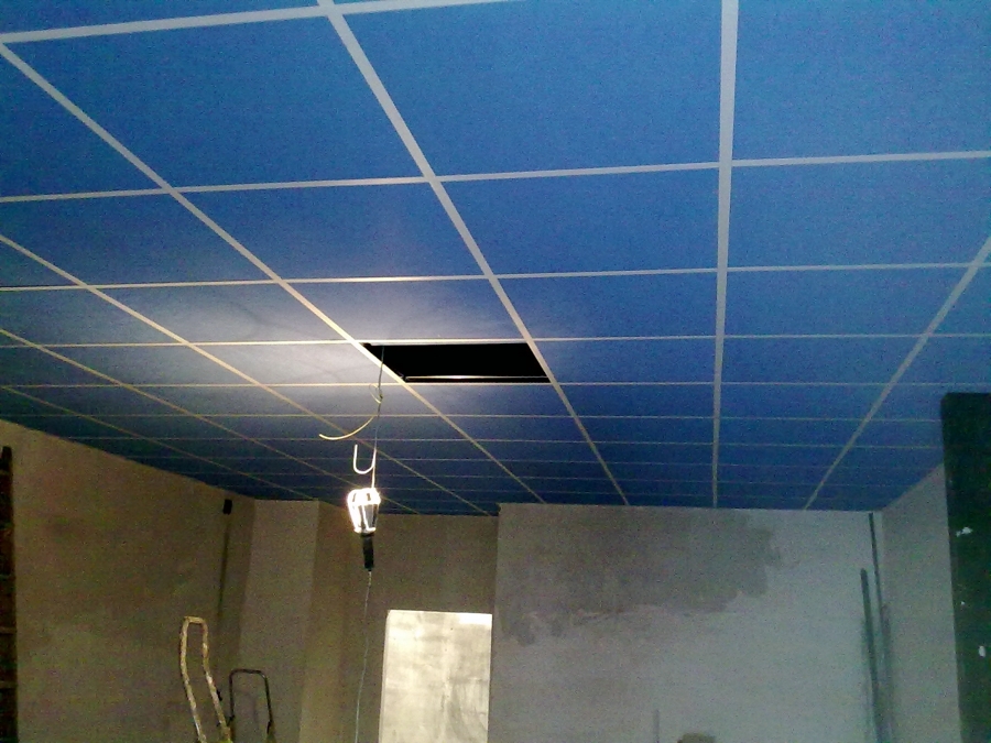 Desmontable acustico tienda informatica.