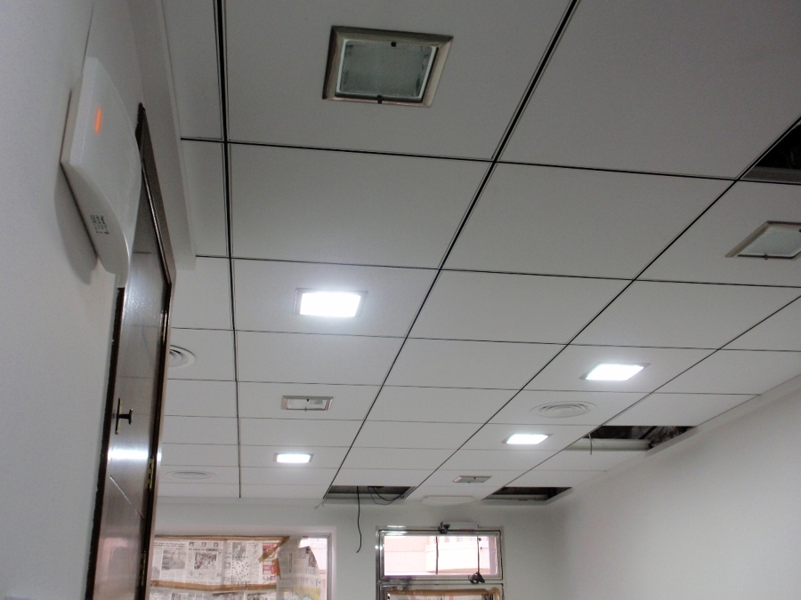 Desmontable con taco perimetral en peluqueria.