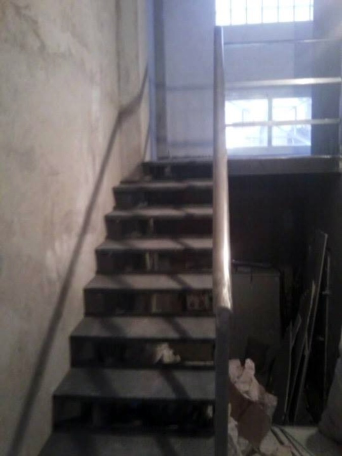 Despacho en altura con estructura metálica 