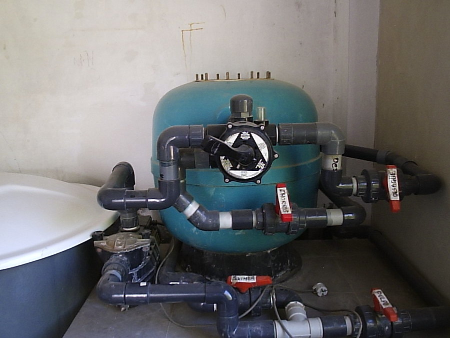 desplazamiento bomba piscina y depuradora.