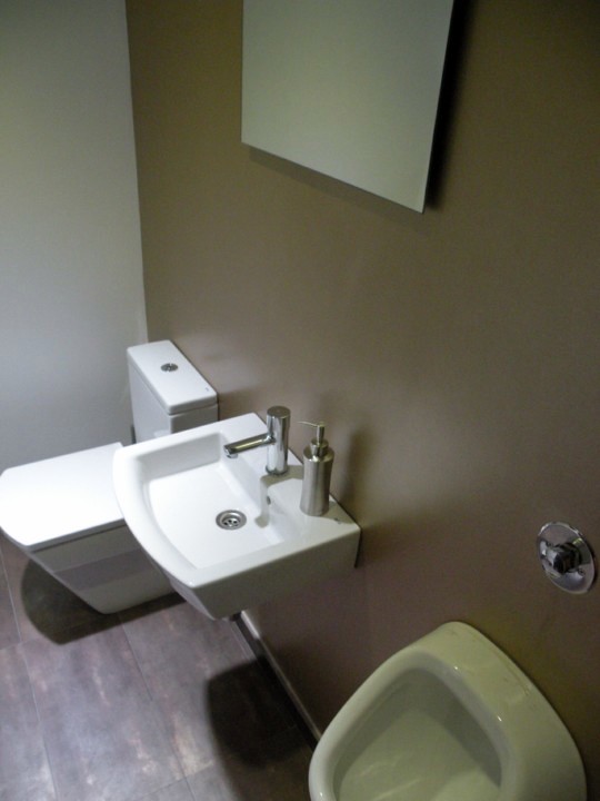 Detalle aseo hombres