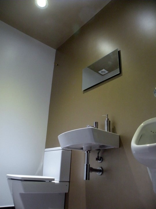 Detalle aseo hombres