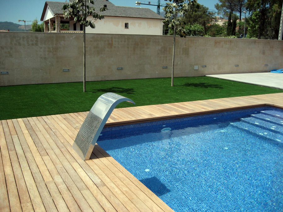 Detalle cascada piscina