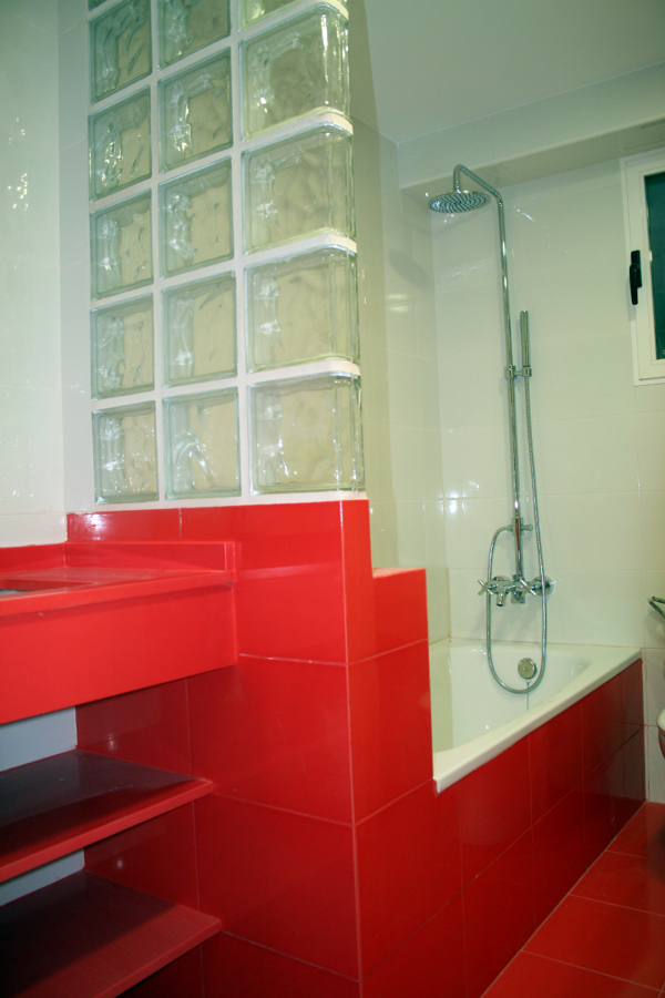 DETALLE CERRAMIENTO BAÑERA EN CRISTAL