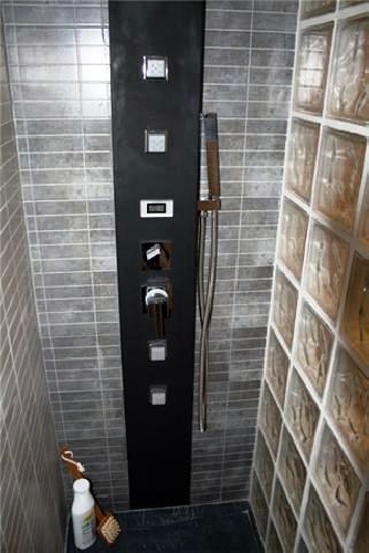 DETALLE COLUMNA HIDROMASAJE DUCHA