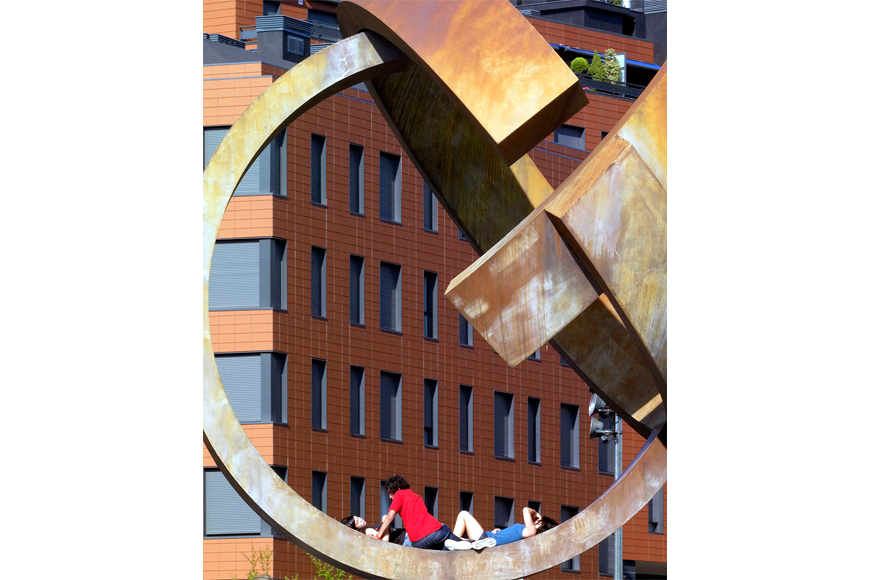 Detalle de fachada en Plaza del Gas, Bilbao