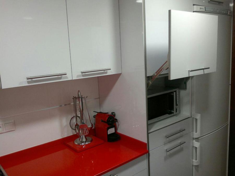 Cocina detalle elevador puerta