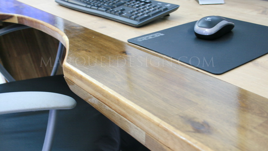 Detalle mesa ergonómica a medida
